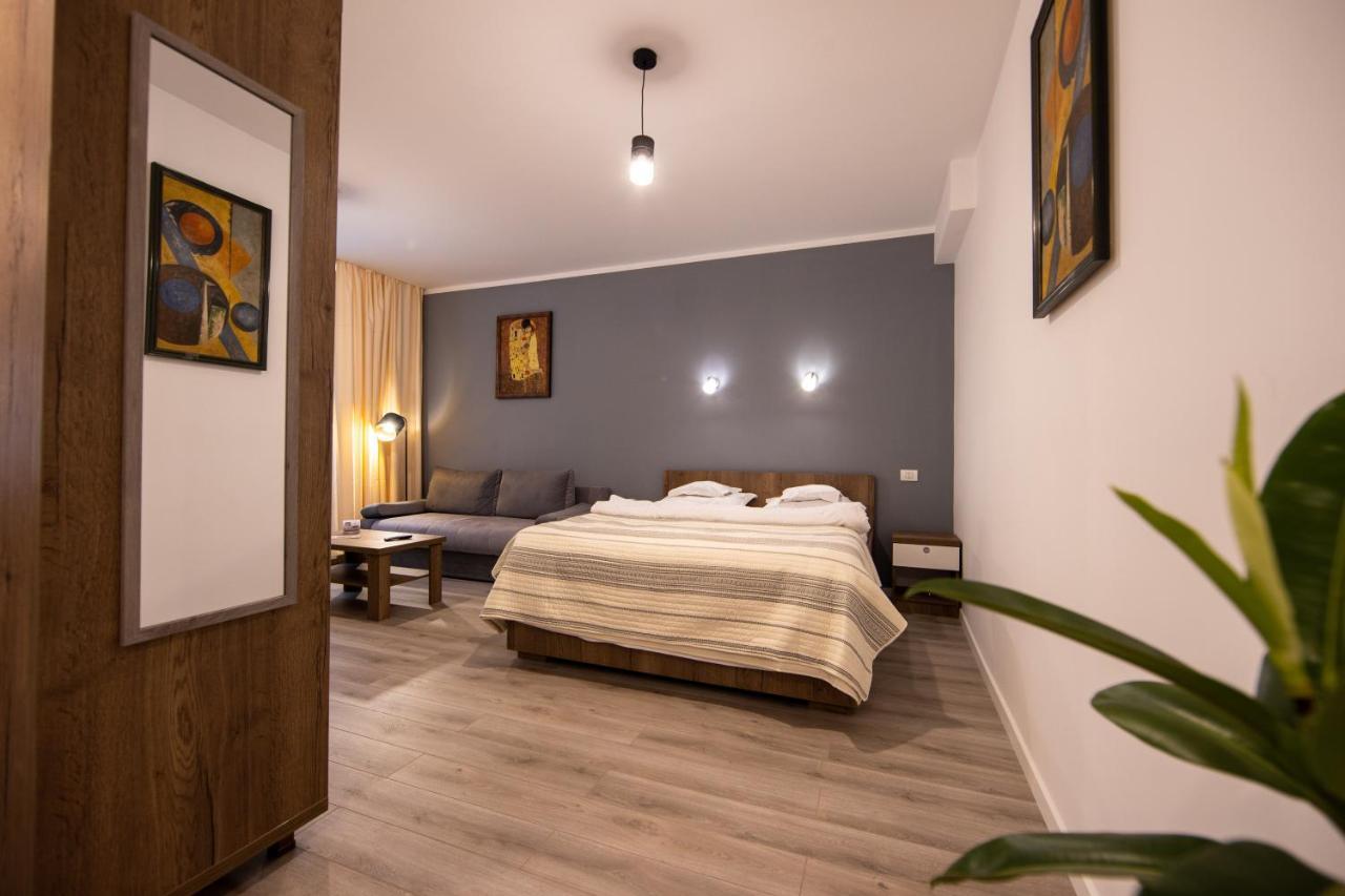 Central Place Apartment Timisoara 2 Buitenkant foto